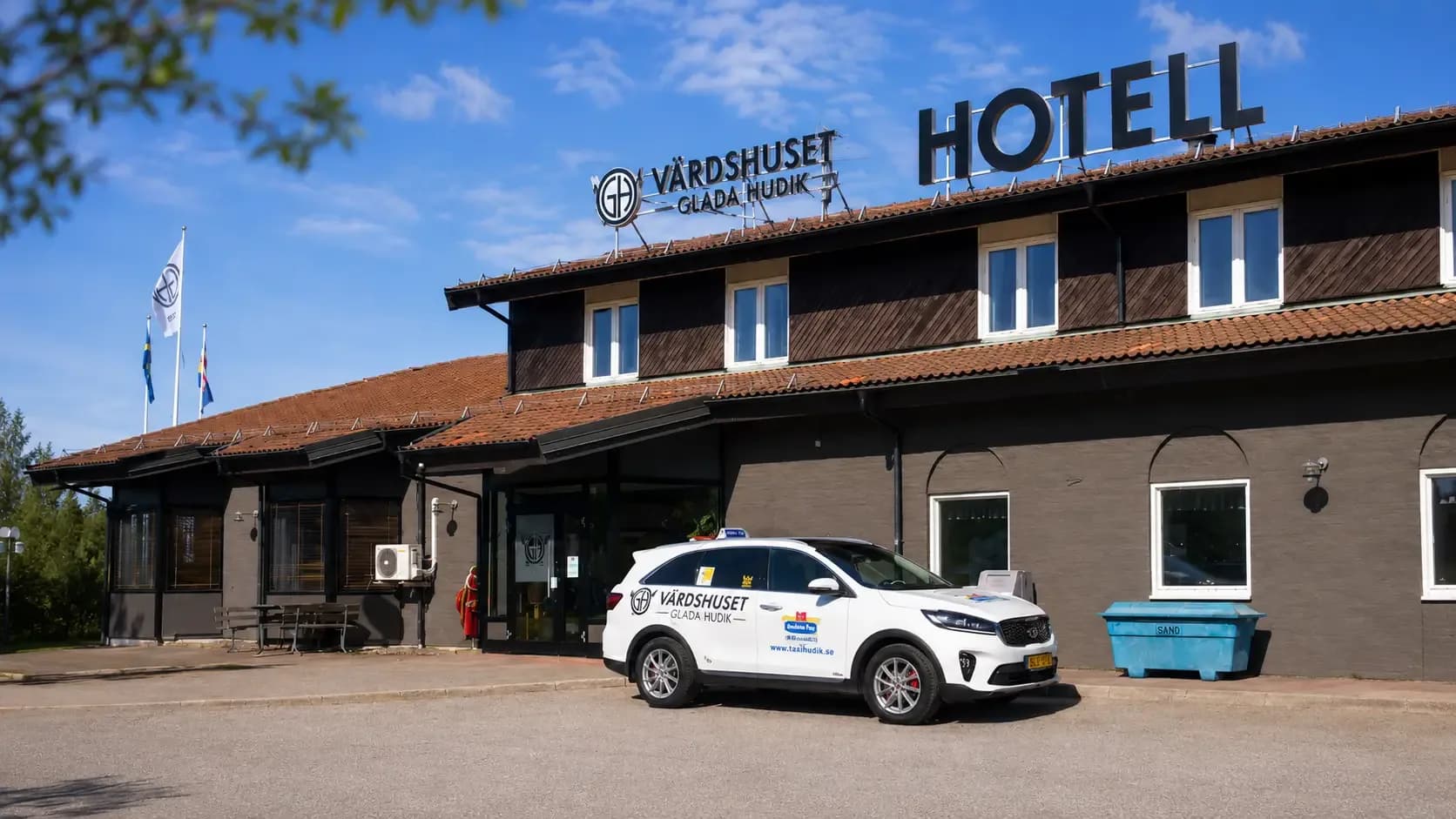 Värdshuset Glada Hudik från utsidan